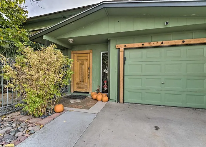 Vegas Oasis Home With Pool And Spa 7 Miles To Strip