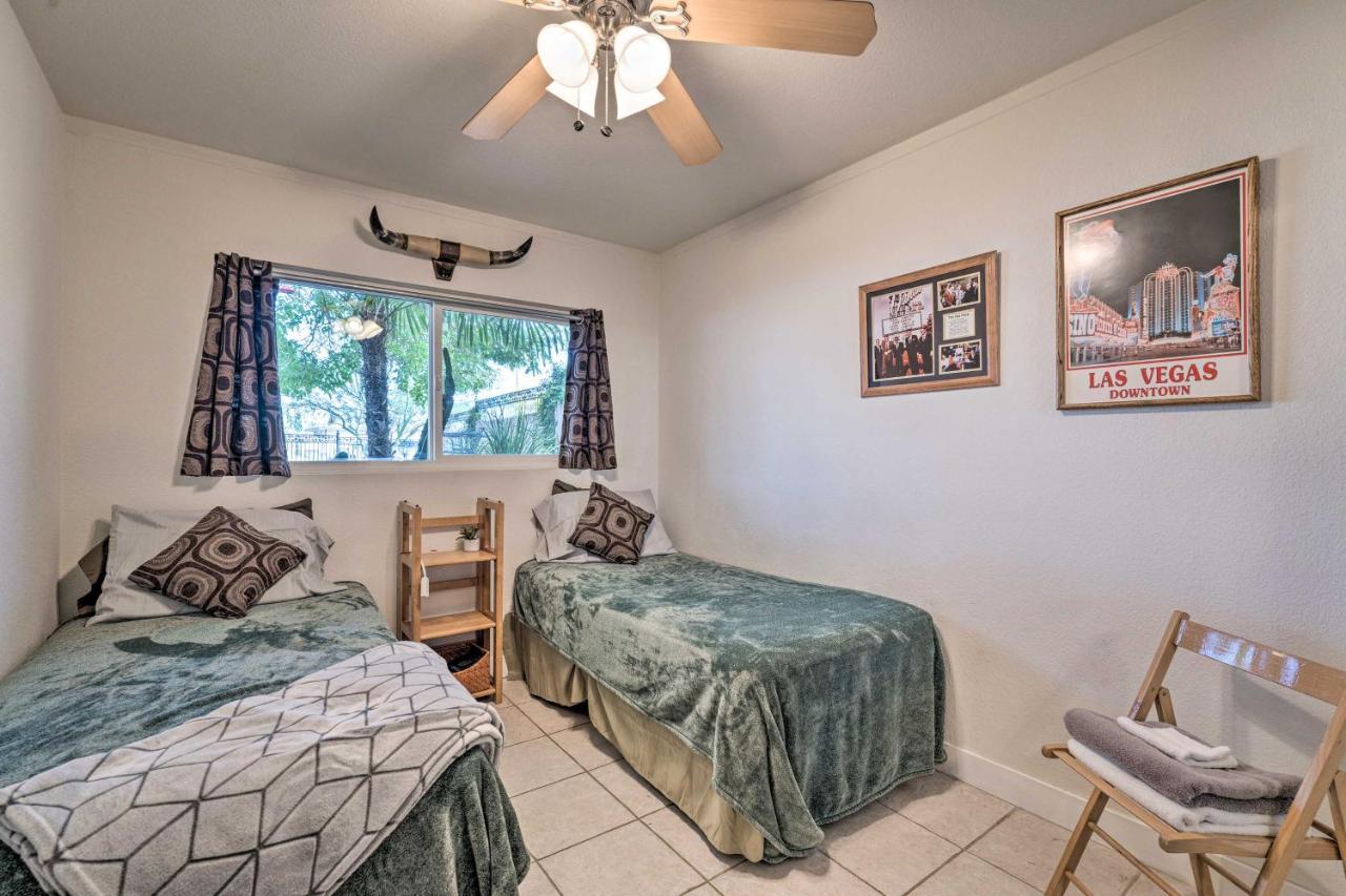 Vegas Oasis With Pool And 7 Miles To Strip Hébergement de vacances Las Vegas